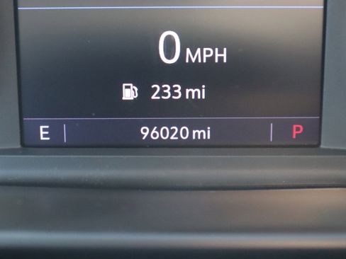 Used 2021 Chevrolet Silverado 1500 LT RWD image 19