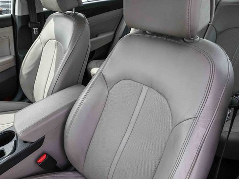 Used 2017 Hyundai Sonata Limited FWD image 29