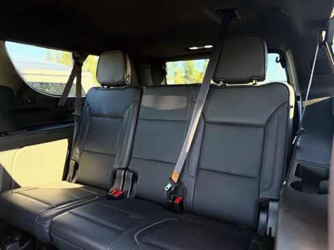 Used 2021 GMC Yukon XL Denali image 15