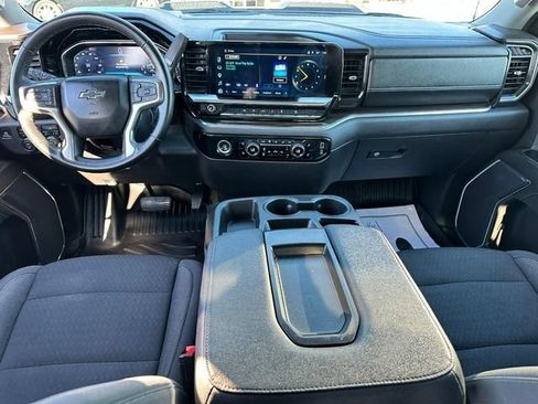 Used 2024 Chevrolet Silverado 1500 LT Trail Boss w/ Protection Package AWD/4WD image 11