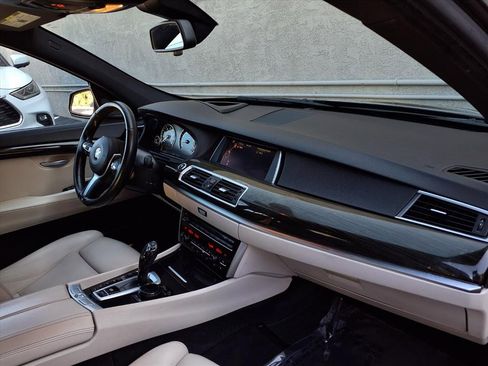 Used 2017 BMW 550i Gran Turismo xDrive image 21