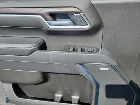 Used 2025 GMC Sierra 1500 SLT w/ SLT Premium Plus Package image 28