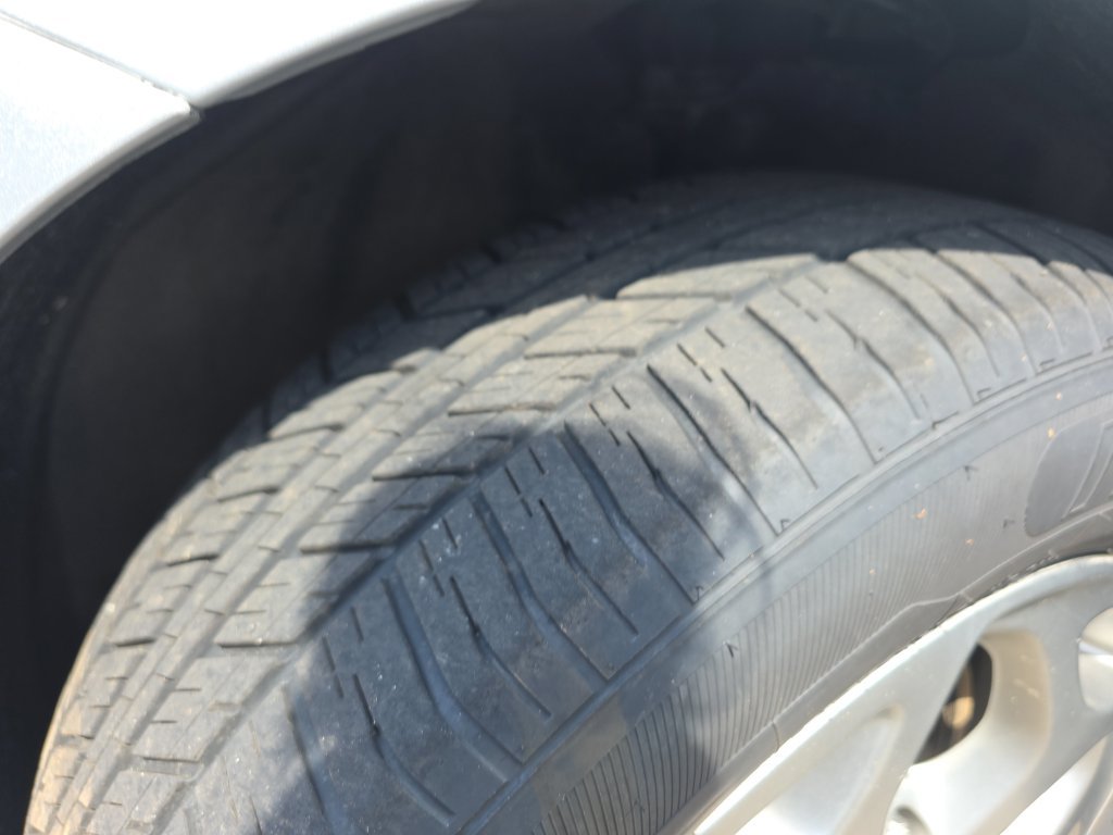 Certified 2024 Chrysler Pacifica Limited FWD image 37
