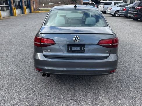 Used 2016 Volkswagen Jetta Sport image 3