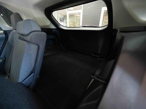 Used 2024 Toyota RAV4 XLE FWD image 24