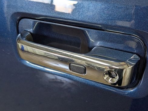 Used 2018 Ford F150 Lariat w/ Equipment Group 502A Luxury image 4