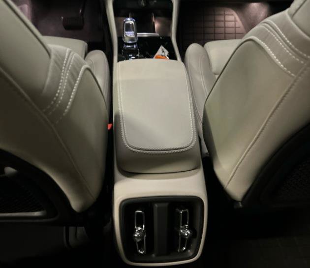Used 2024 Volvo XC40 B5 Plus w/ Protection Package Premier AWD/4WD image 6