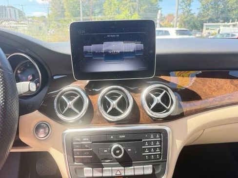 Used 2019 Mercedes-Benz CLA 250 4MATIC image 18