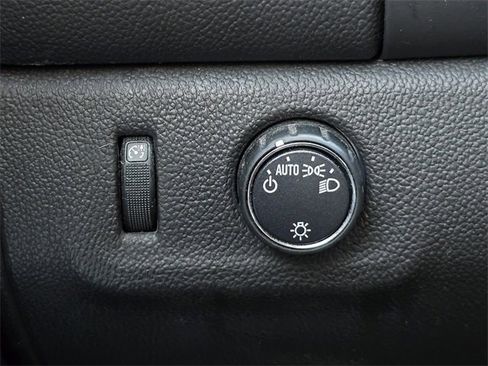 Used 2018 Chevrolet Colorado LT image 29