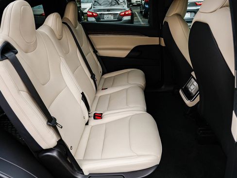 Used 2023 Tesla Model X image 18