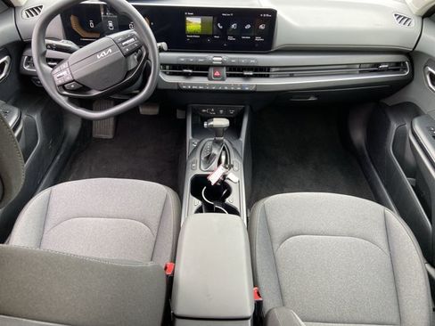 Used 2025 Kia K4 FWD image 51