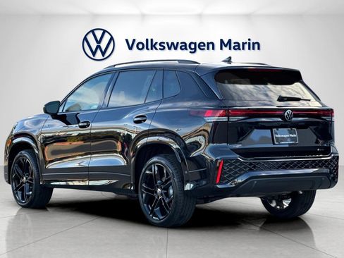 New 2026 Volkswagen Tiguan SE R-Line image 3