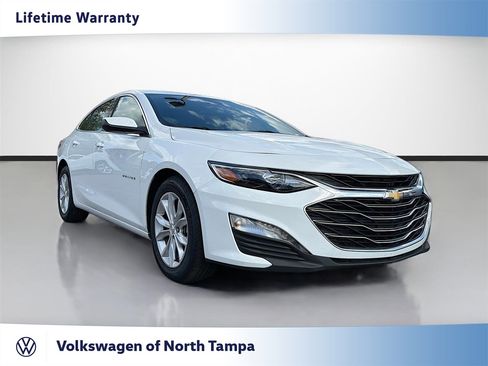 Used 2025 Chevrolet Malibu LT FWD image 1