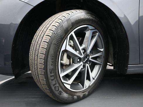 Used 2023 Kia Forte LXS image 32