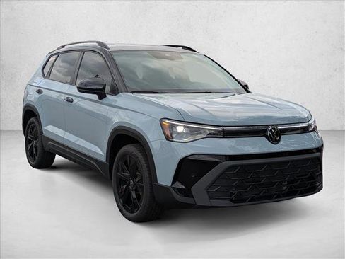 New 2026 Volkswagen Taos SE FWD image 9