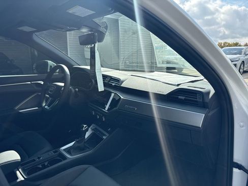 New 2025 Audi Q3 2.0T Premium image 15
