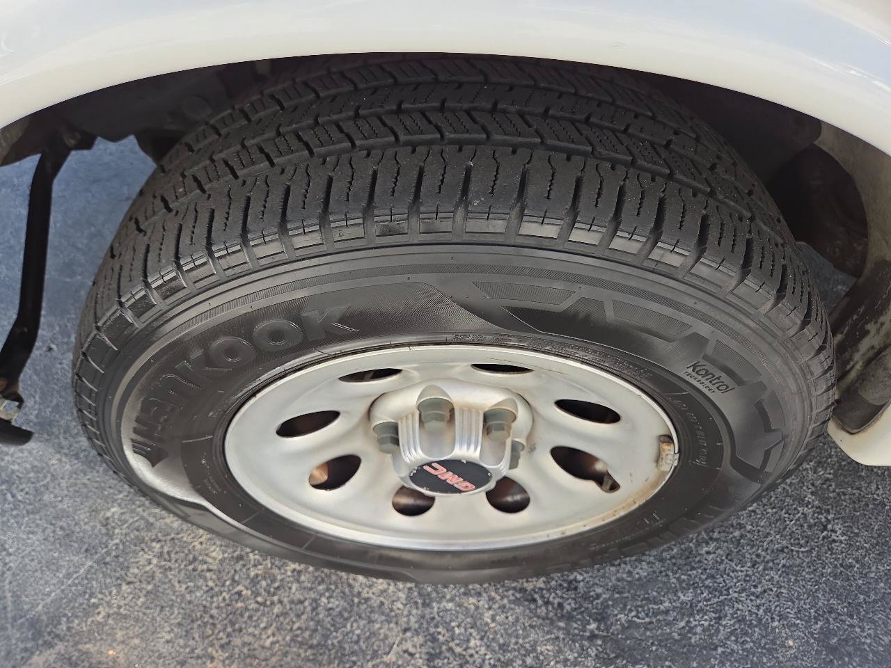 Used 2014 GMC Savana 1500 RWD image 16