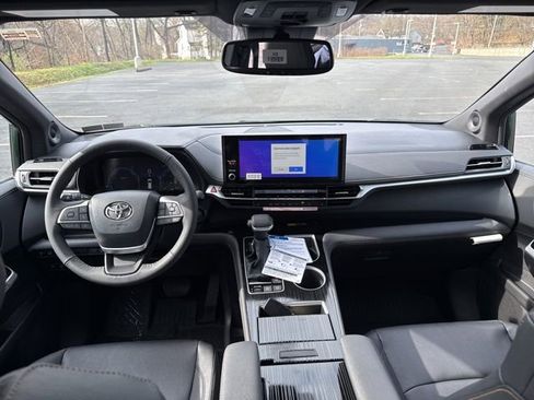 New 2026 Toyota Sienna XLE Woodland Edition image 19