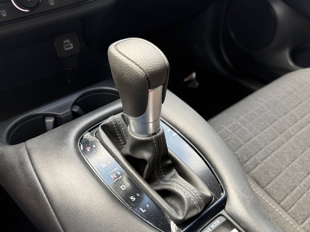 Certified 2025 Honda HR-V LX image 28