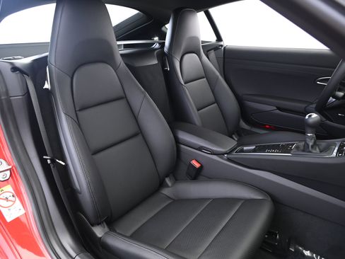 Used 2025 Porsche 718 Cayman image 21