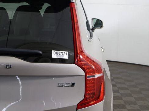 Used 2024 Volvo XC90 B5 Plus AWD/4WD image 21