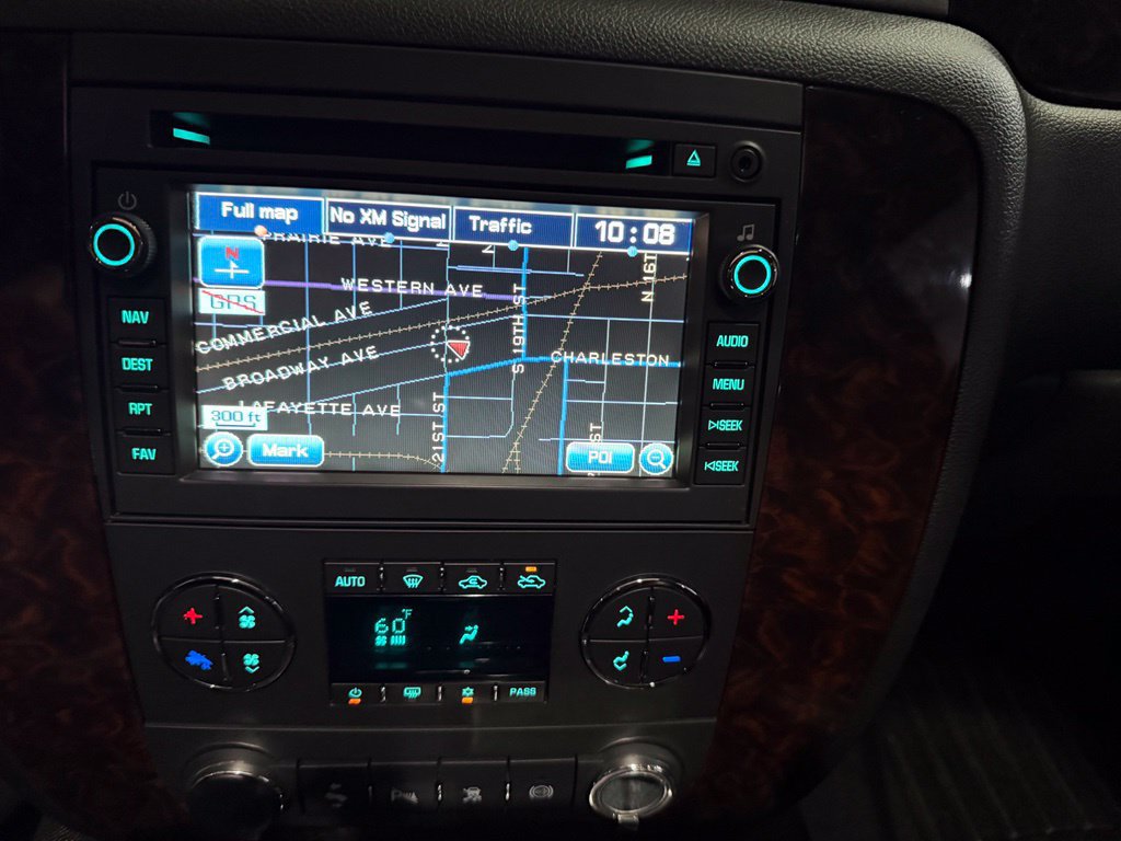 Used 2011 GMC Sierra 2500 Denali w/ Suspension Package, Off-Road AWD/4WD image 3
