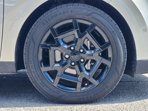 Used 2026 Kia Carnival SX Prestige FWD image 11