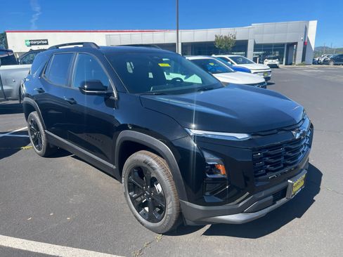 New 2026 Chevrolet Equinox LT w/ Midnight Edition image 3