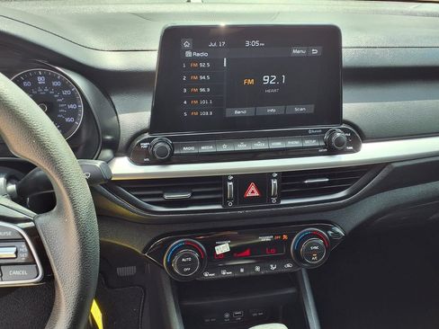 Used 2019 Kia Forte LXS FWD image 8