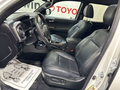 Used 2022 Toyota Tacoma TRD Off-Road image 23