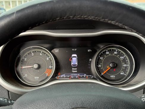 Used 2015 Jeep Cherokee Trailhawk w/ Cold Weather Group image 17