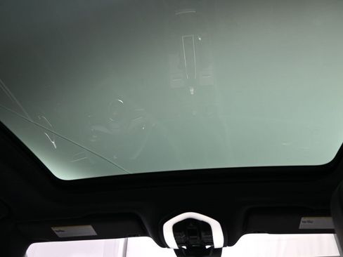 Certified 2026 Porsche Macan S image 30