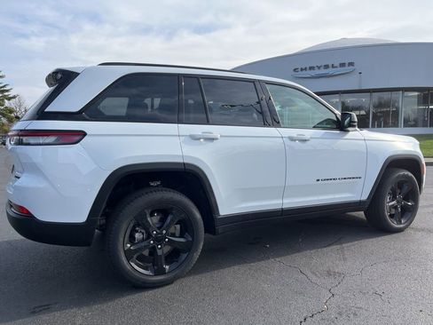 New 2025 Jeep Grand Cherokee Limited w/ Black Appearance Package image 47