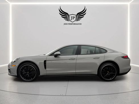 Used 2021 Porsche Panamera image 3
