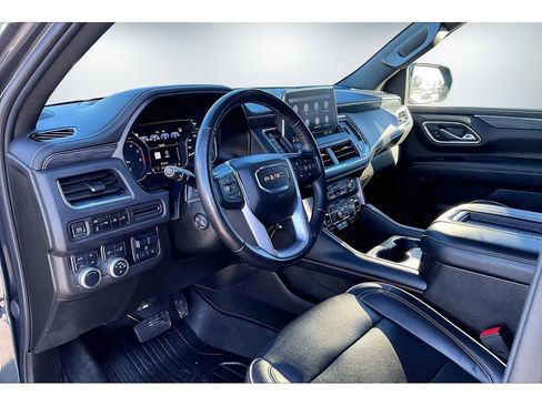 Used 2021 GMC Yukon XL SLT w/ SLT Luxury Plus Package image 17