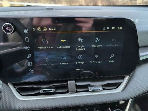New 2026 Chevrolet Equinox LT w/ Safety and Technology Package FWD image 18