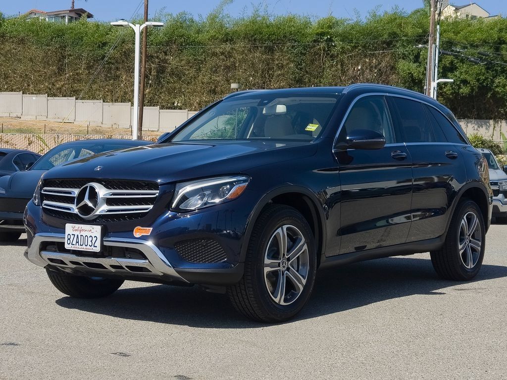 Used 2019 Mercedes-Benz GLC 350e 4MATIC image 3