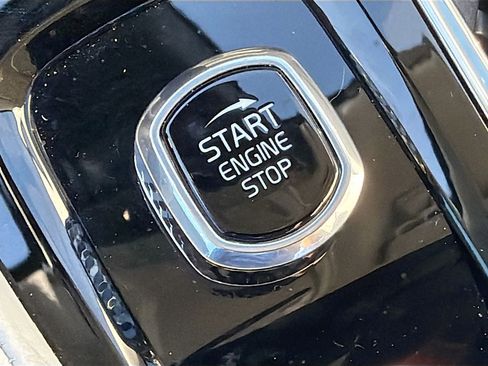 Used 2025 Volvo XC90 B5 Plus w/ Protection Package Premier image 36