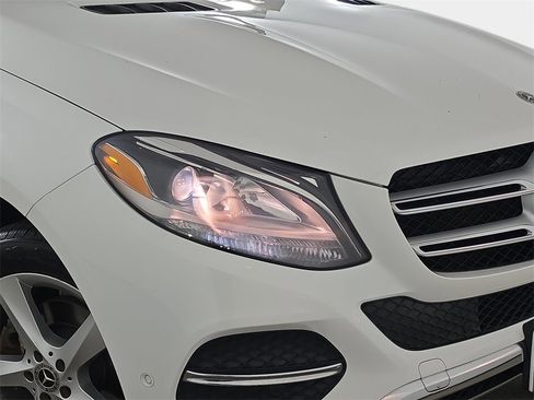 Used 2018 Mercedes-Benz GLE 350 4MATIC image 36
