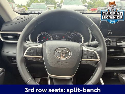 Used 2023 Toyota Highlander XLE AWD/4WD image 31