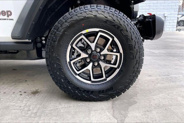 New 2026 Jeep Gladiator Rubicon w/ Steel Power Dome Hood Package AWD/4WD image 10