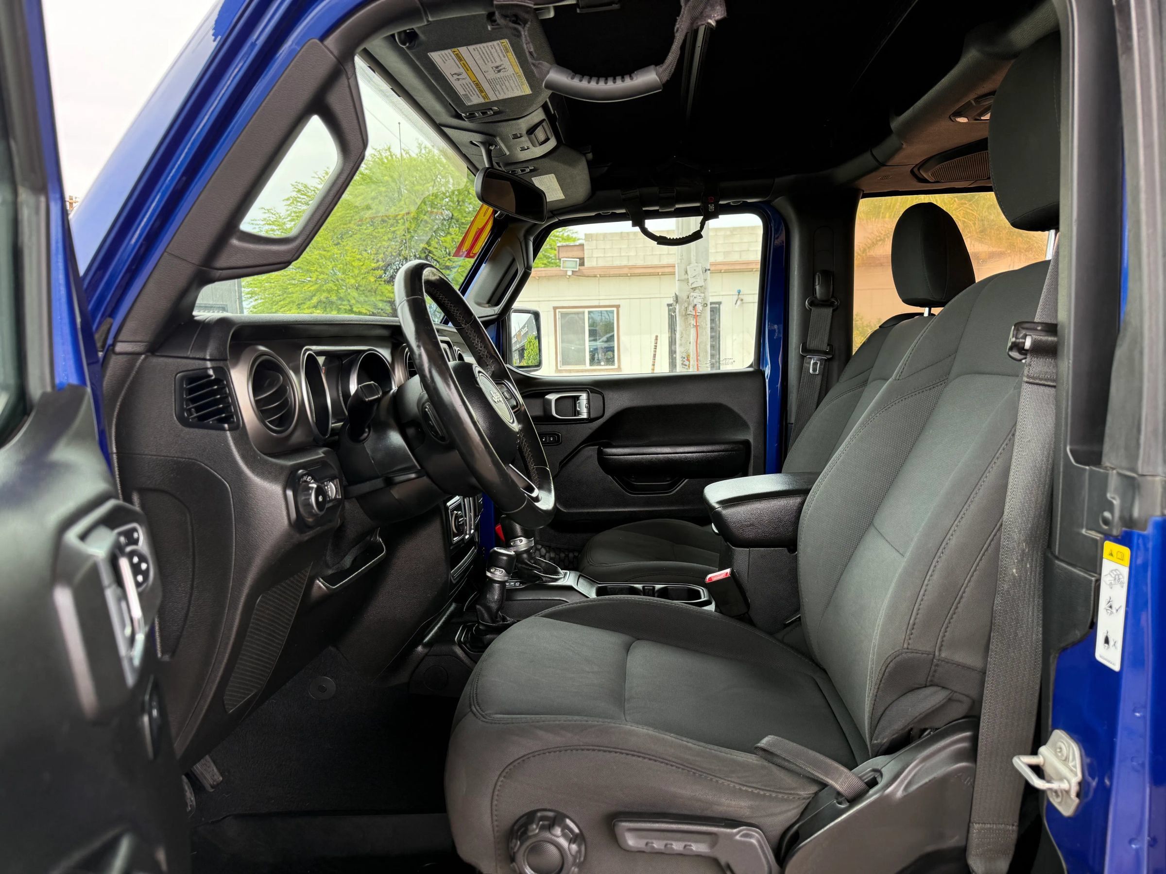 Used 2019 Jeep Wrangler Sport AWD/4WD image 9