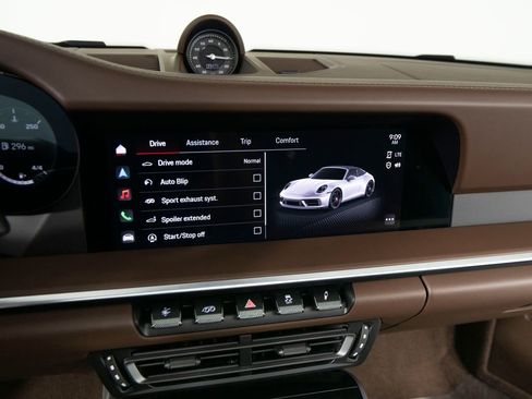 Certified 2024 Porsche 911 Targa 4 GTS image 27