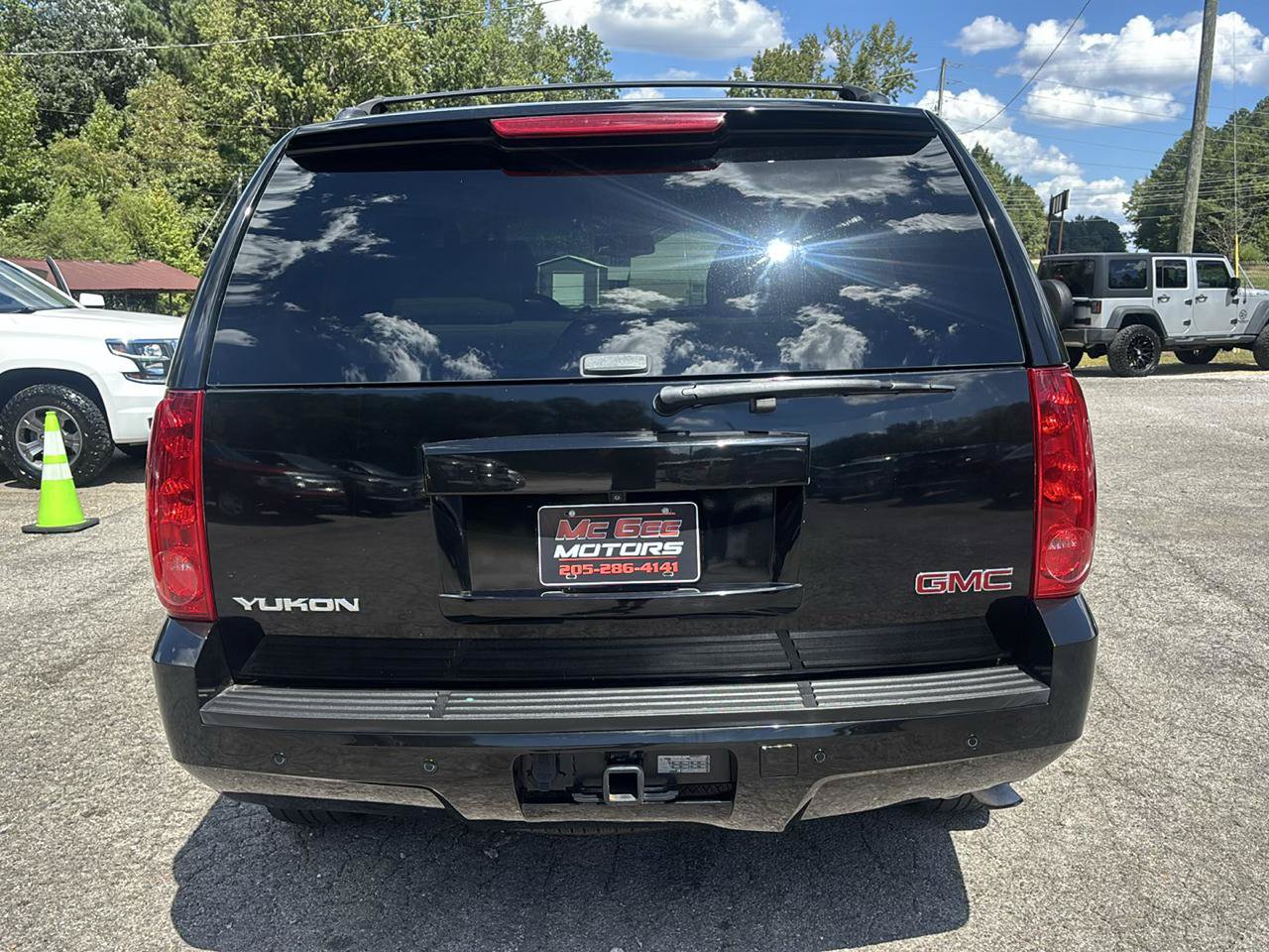 Used 2010 GMC Yukon SLT RWD image 4