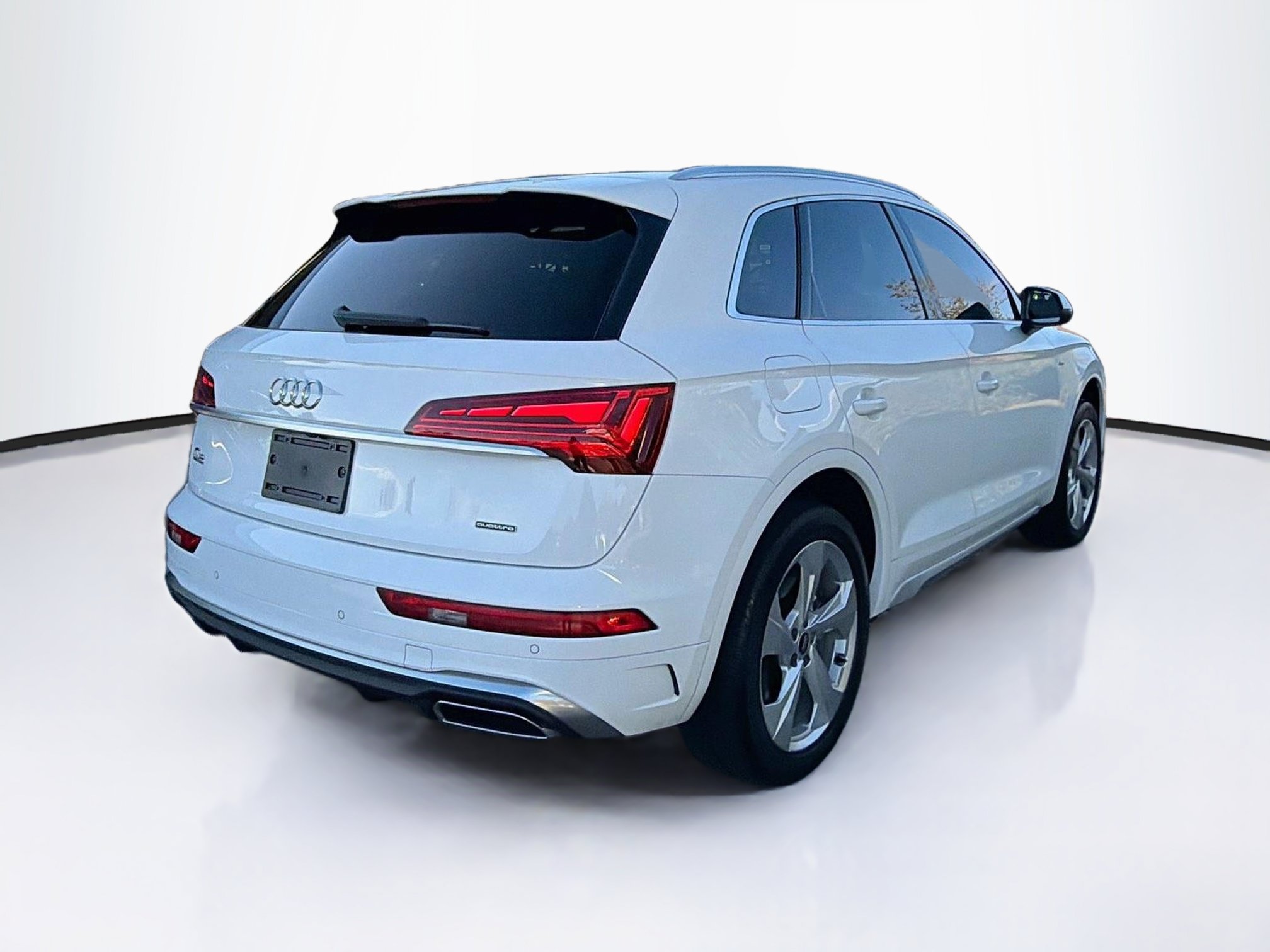 Used 2023 Audi Q5 2.0T Premium Plus w/ Premium Plus Package AWD/4WD image 9