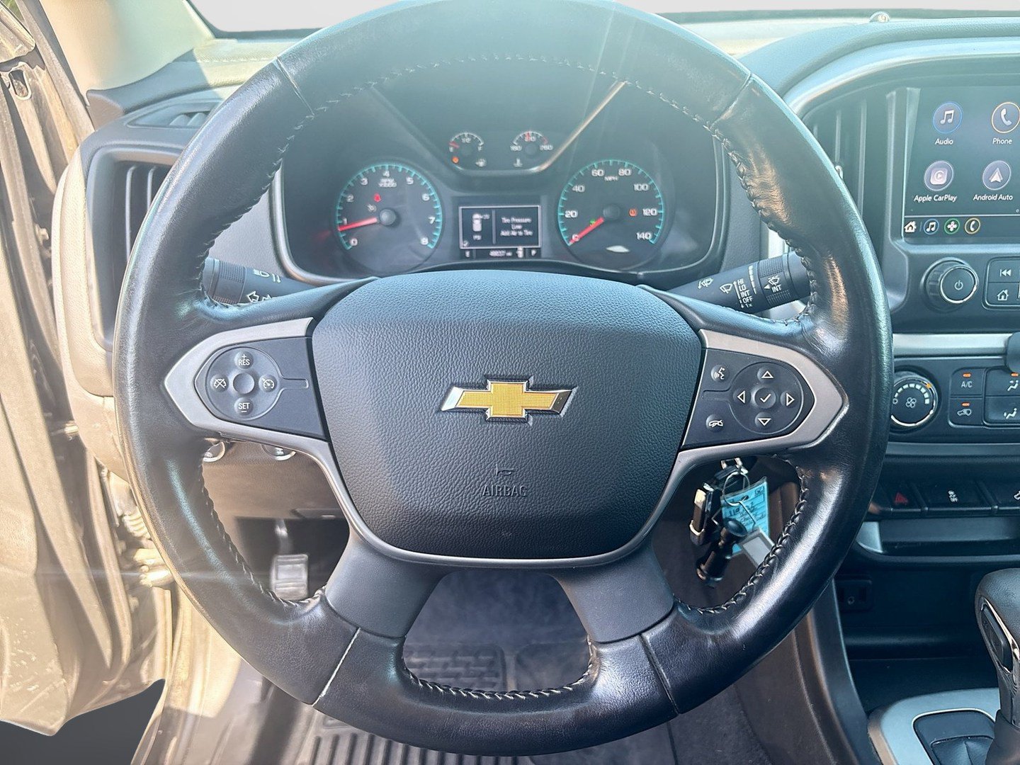 Used 2022 Chevrolet Colorado LT w/ LT Convenience Package AWD/4WD image 11