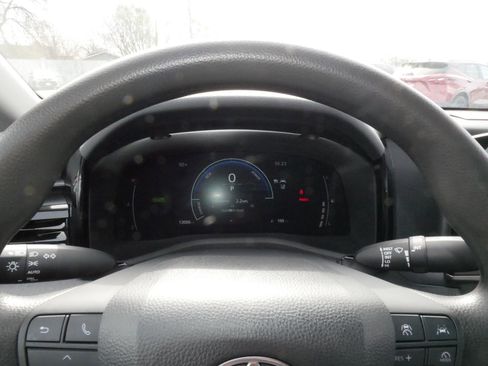 Certified 2025 Toyota Camry LE FWD image 5