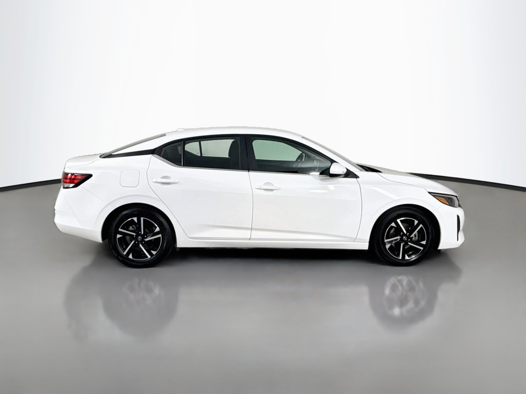 Used 2024 Nissan Sentra SV FWD image 9