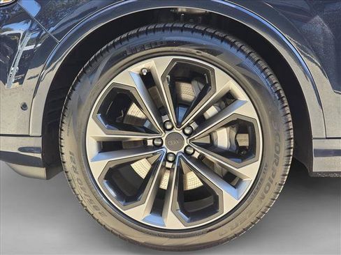 New 2026 Audi Q7 3.0T Premium Plus AWD/4WD image 9