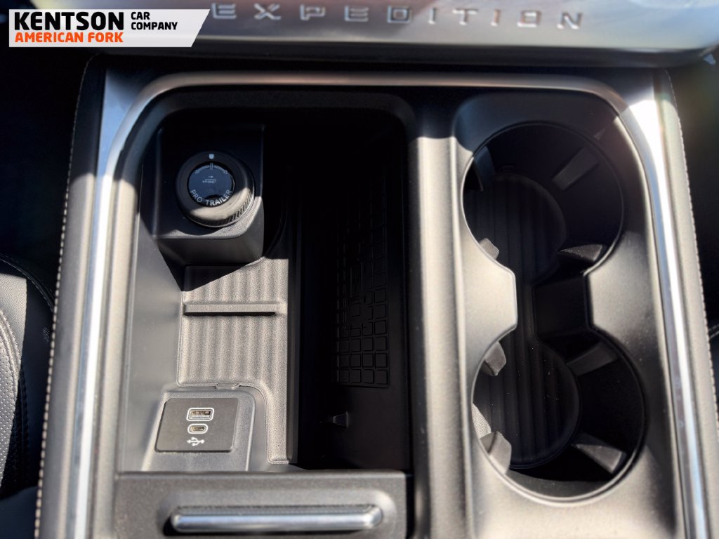 Used 2025 Ford Expedition Max Platinum AWD/4WD image 23